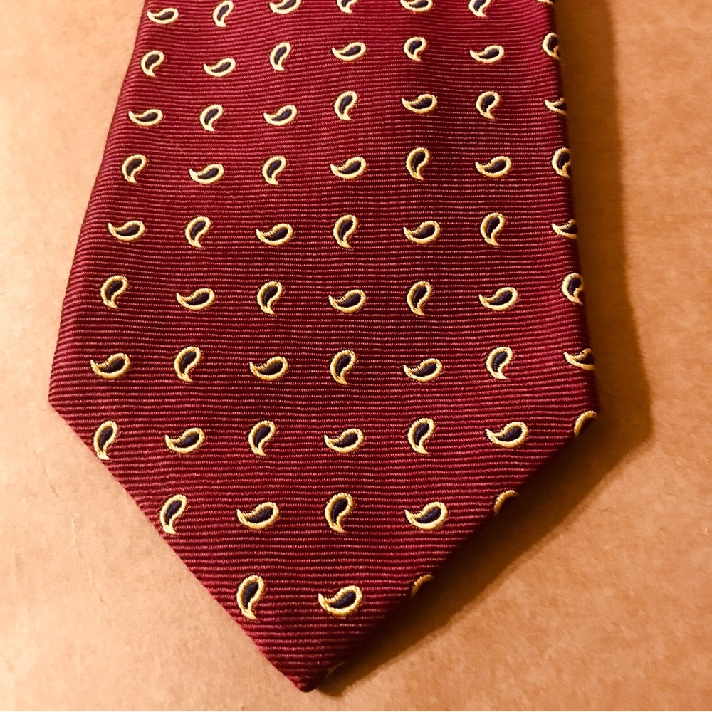 BROOKS BROTHERS Makers Maroon Mini Paisley Pattern Silk Tie